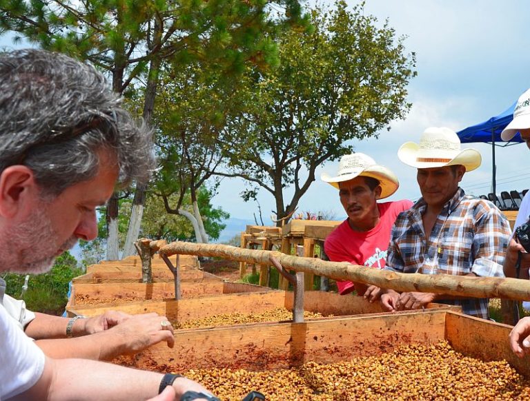 Markus Engel auf der Kaffeefarm von Jose Perez in Honduras